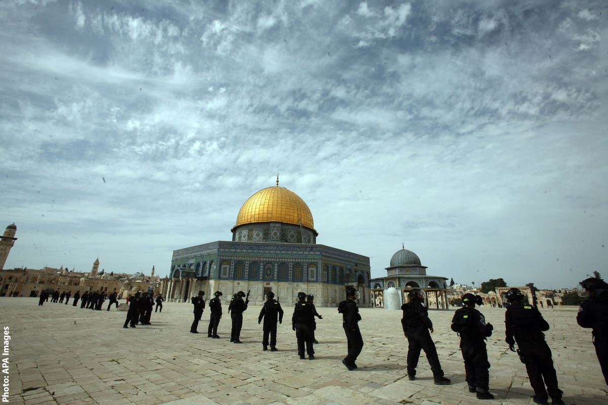 Photo of Israeli police at Dome of the Rock, Jerusalem